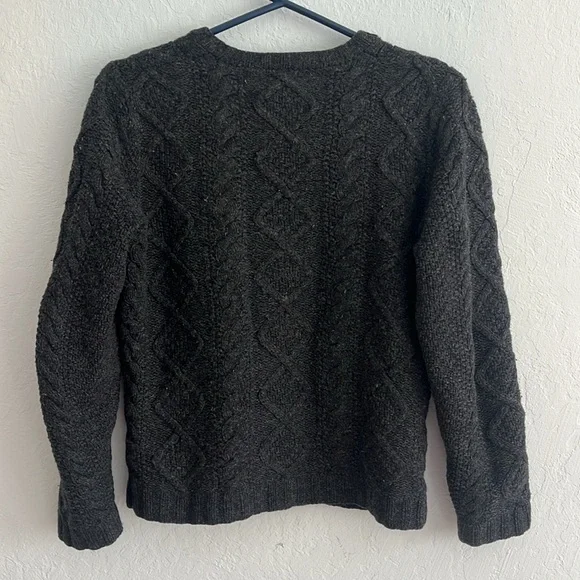 Banana Republic Dark Grey Lamb’s Wool Cable Knit Sweater V Neck - Picture 2 of 4